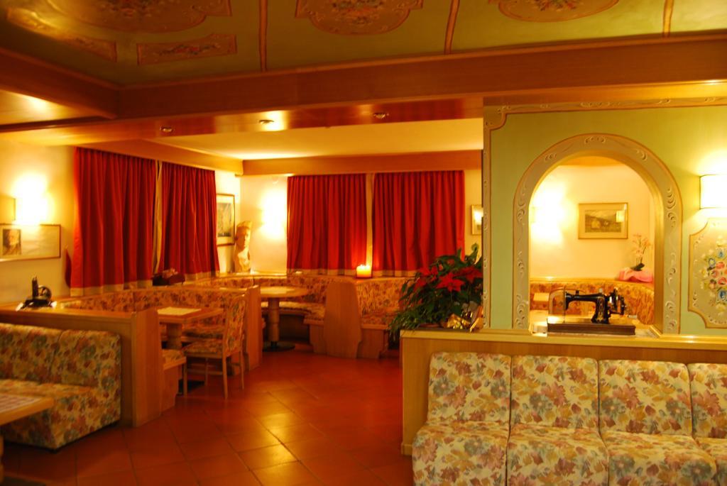 Albergo Villa Cristina Folgaria Bagian luar foto